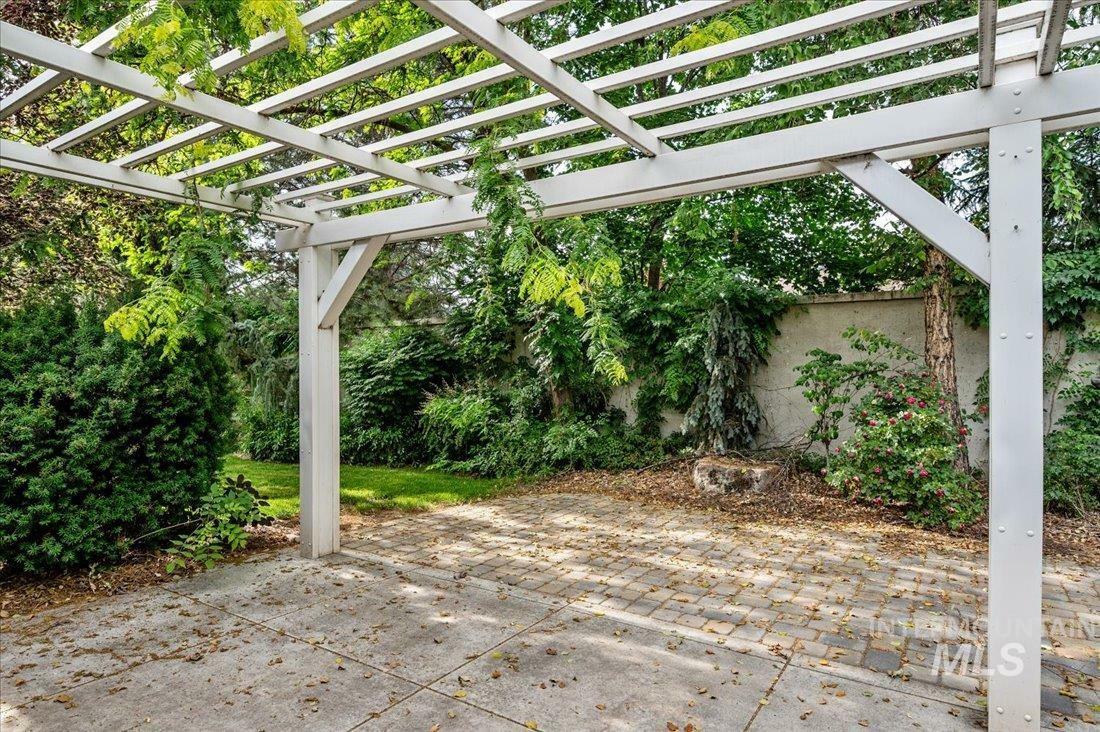 Property Photo: 66 W Colchester Drive ID 83616