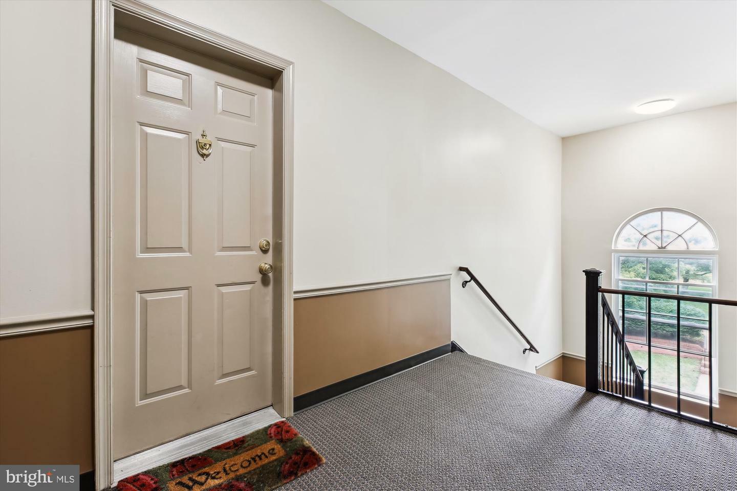Property Photo: 1728 Queens Lane 3-181 VA 22201