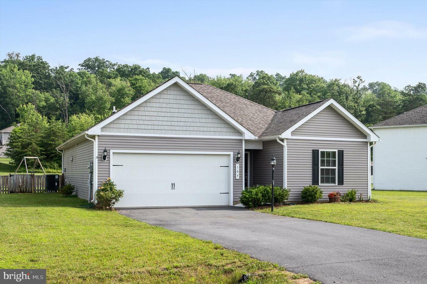 Property Photo: 107 Rappahannock Run WV 25419