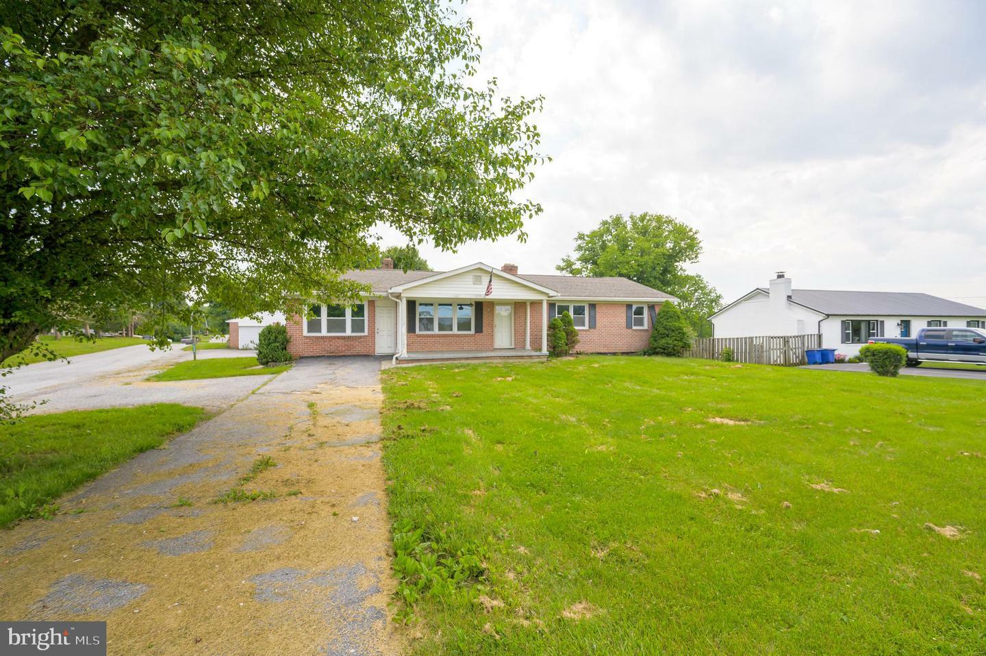 Property Photo: 3208 Old Leetown Pike WV 25438