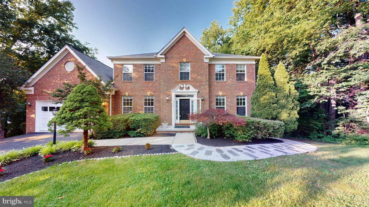 Property Photo: 1379 Dominion Ridge Lane VA 20170