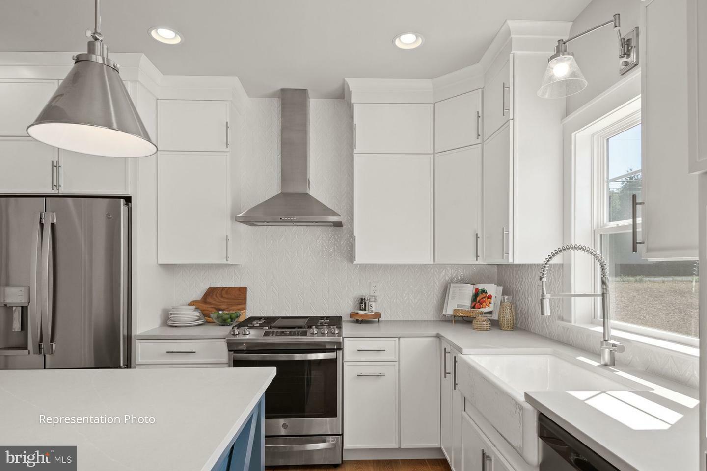 Property Photo: 32 E Mulberry Hill Road PA 17013