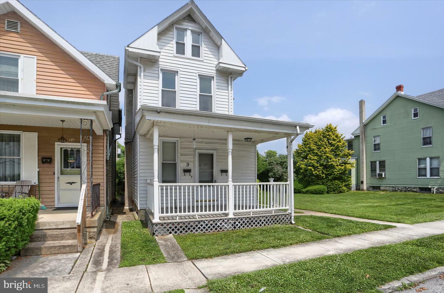 Property Photo: 9 N 2nd Street PA 17043