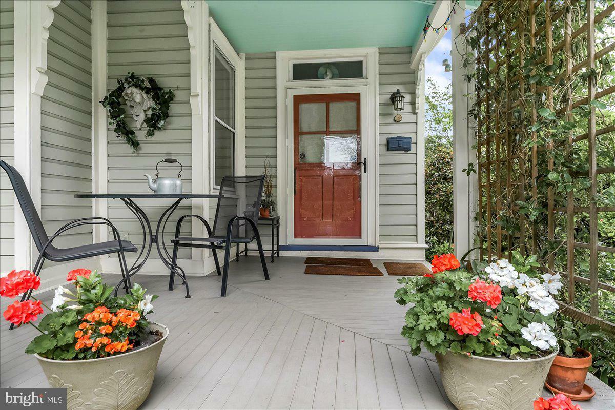 Property Photo:  42 Linden Avenue  PA 19070 