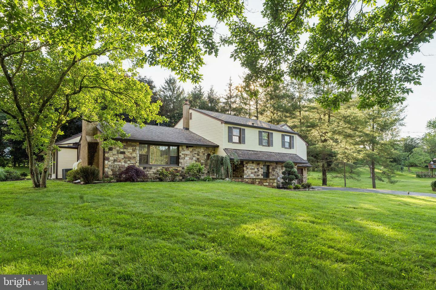 1611 W Lynn Drive  West Chester PA 19382 photo