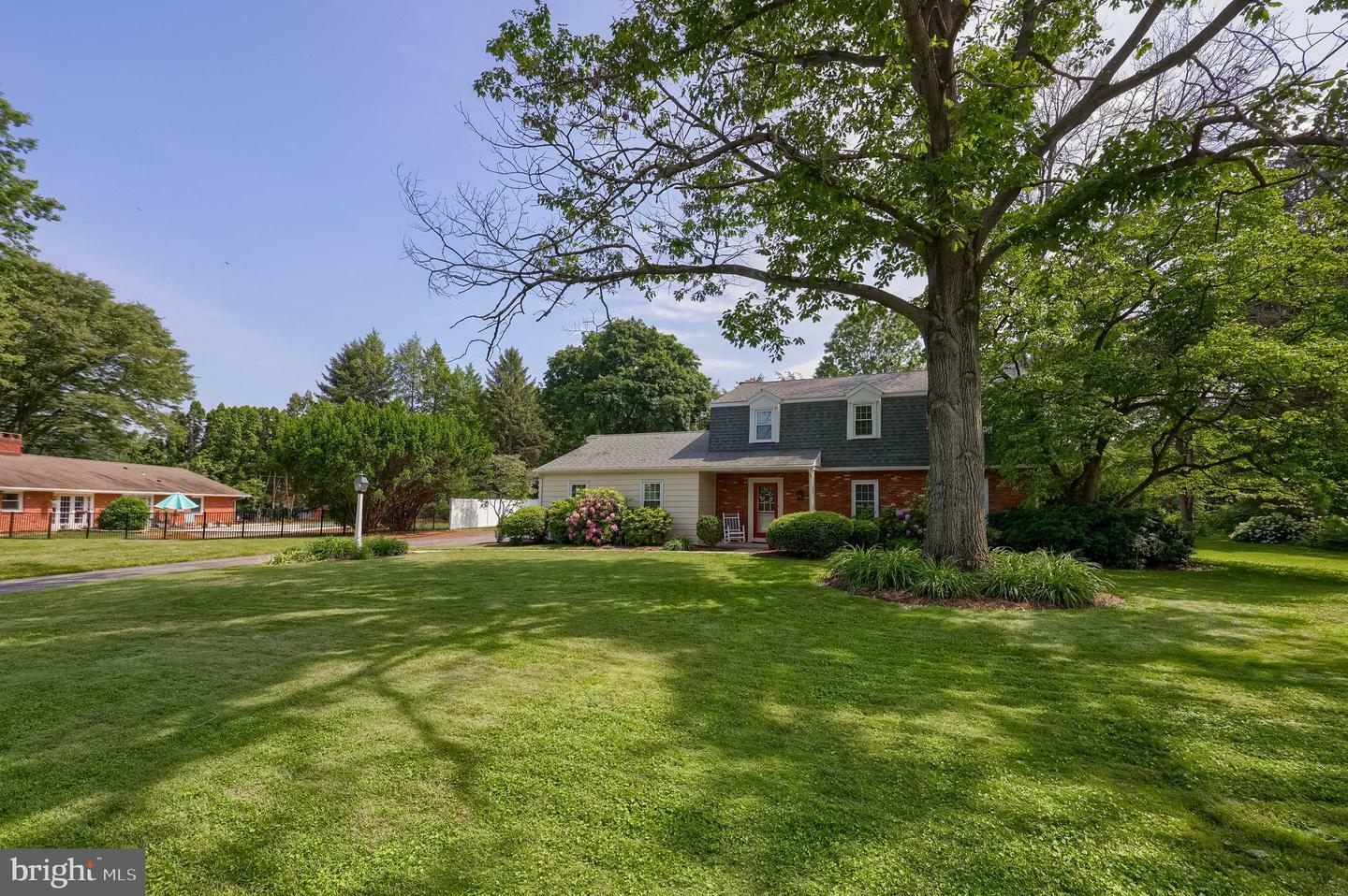 Property Photo: 1330 Foxcroft Drive PA 17601