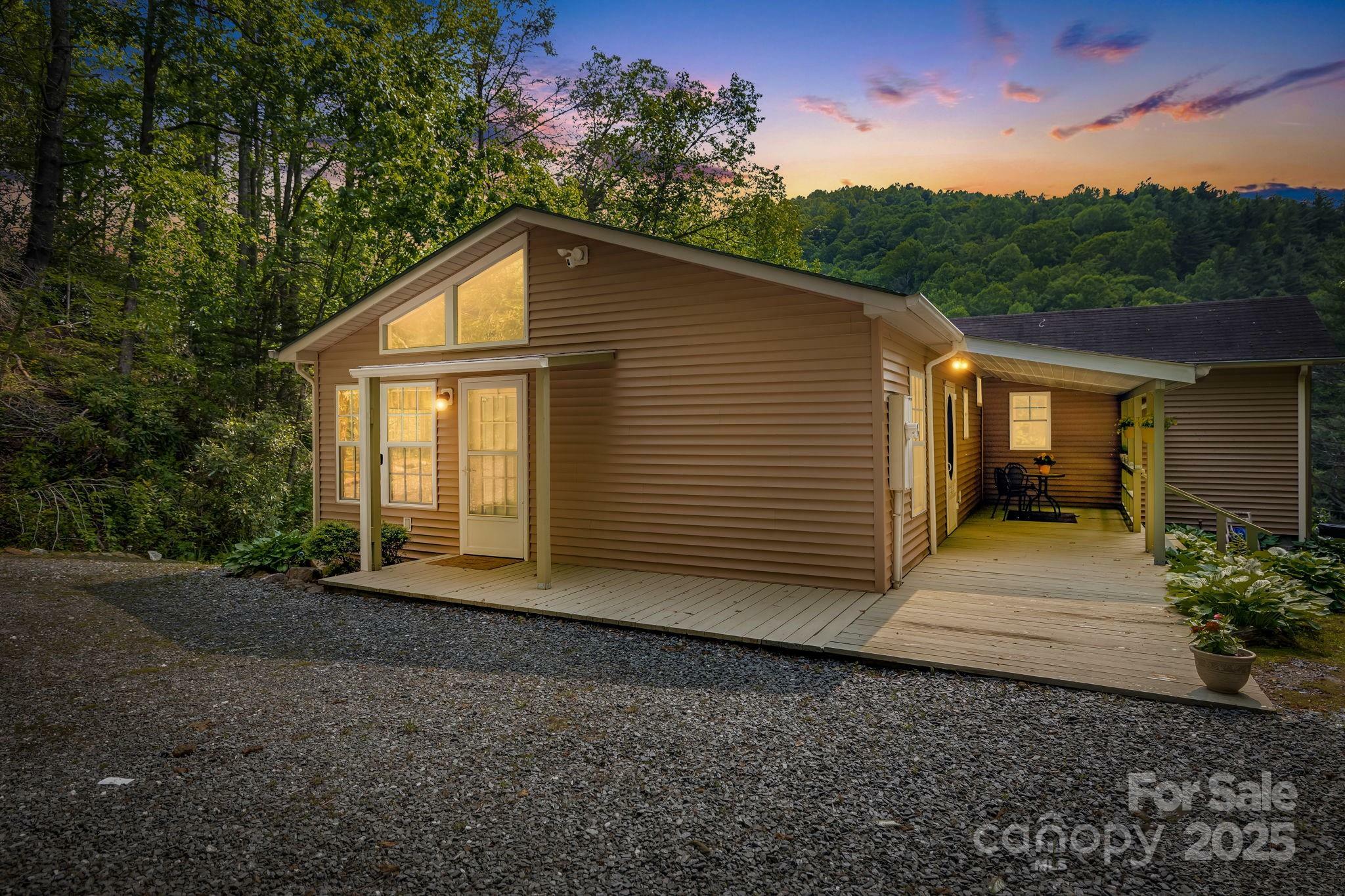 Property Photo: 2763 Crabtree Road NC 28777