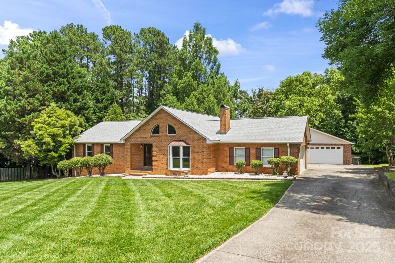 Property Photo: 8007 Caldwell Road NC 28075