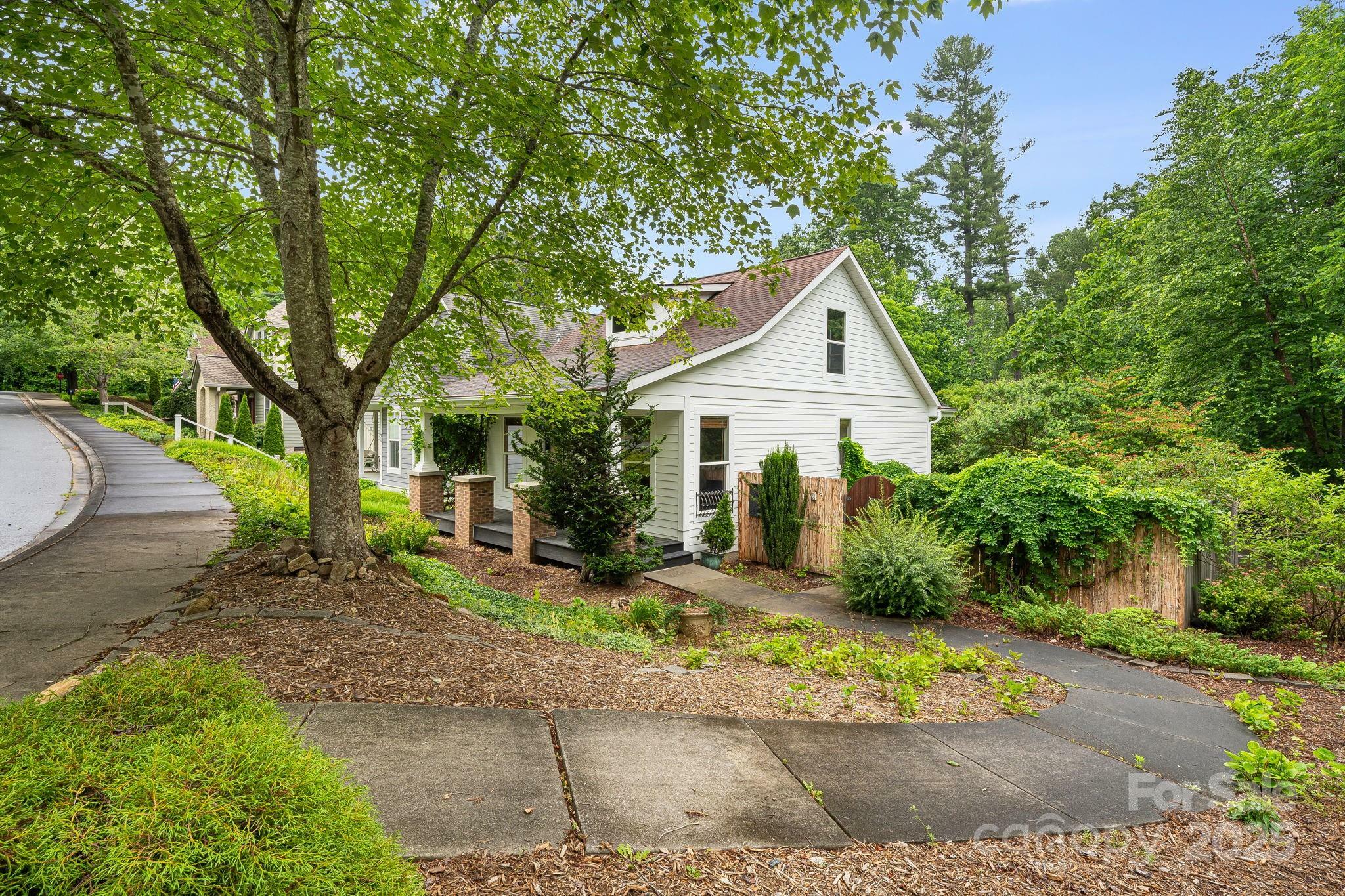Property Photo: 41 Town Circle NC 28731