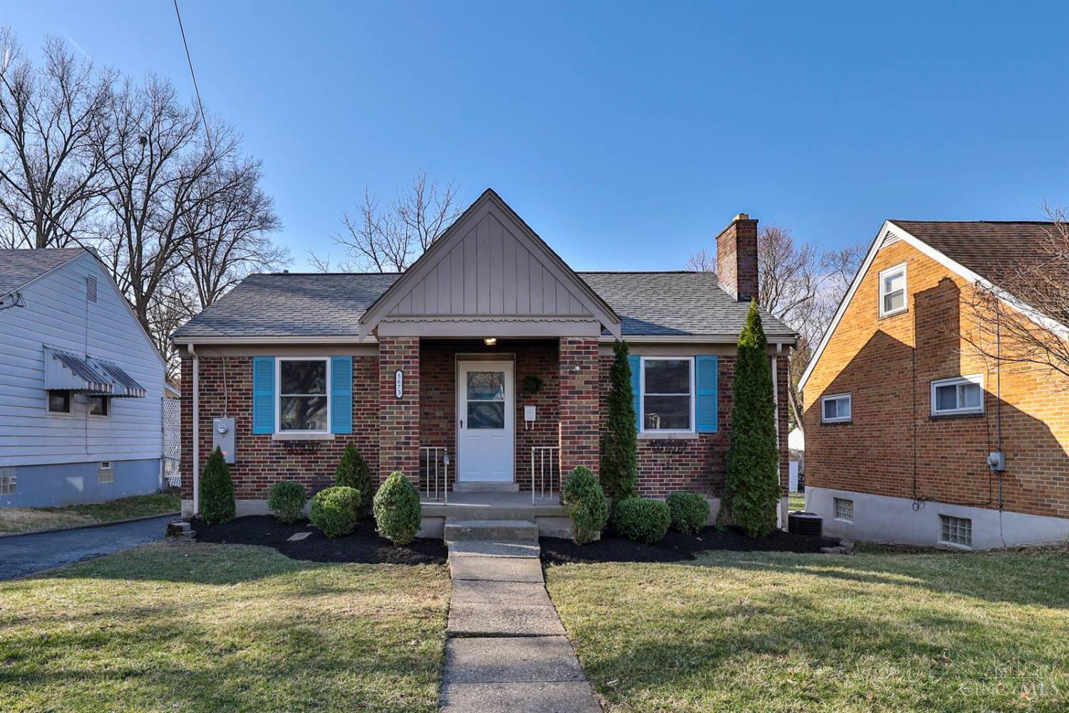 Property Photo:  