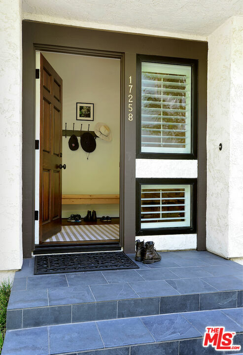 Property Photo: 17258 Palisades Cir CA 90272