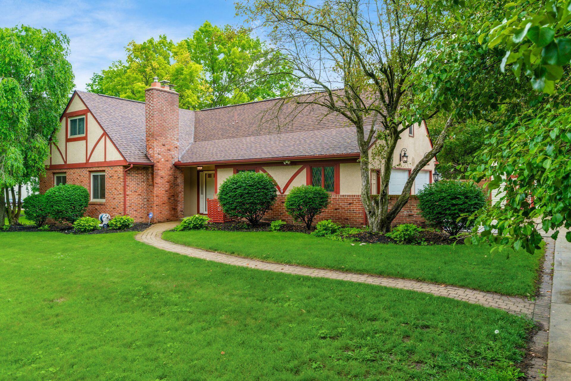 Property Photo:  1888 Birkdale Drive  OH 43232 