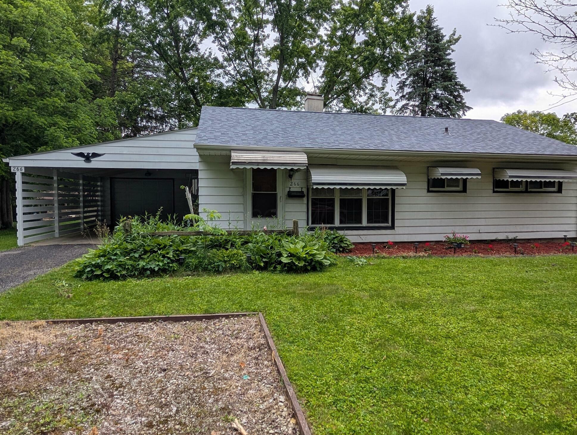 Property Photo: 266 Hillside Street OH 43338