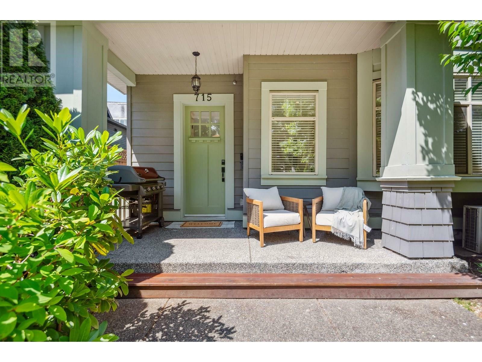 Property Photo: 715 East 10th Avenue BC V5T 2A8