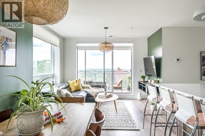 Property Photo:  467 Charlton Avenue East 404  ON L8N 0B3 