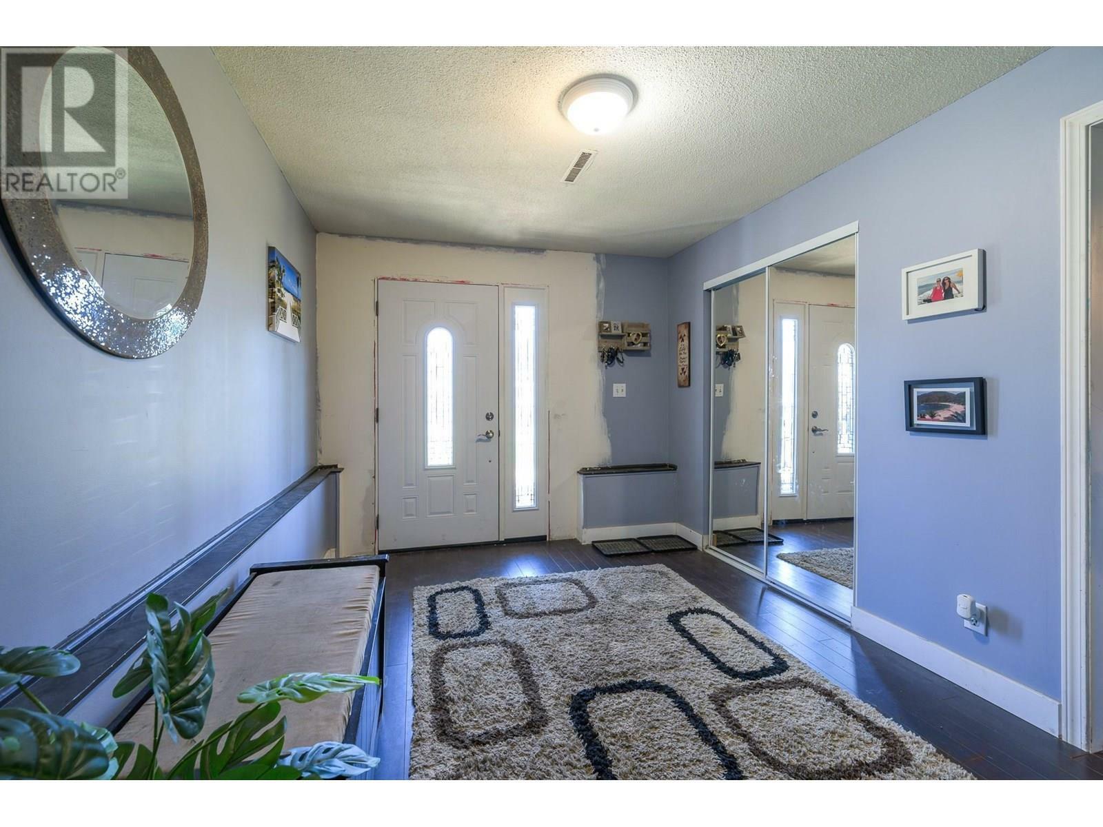 Property Photo: 531 Baywood Crescent BC V2B 6B2