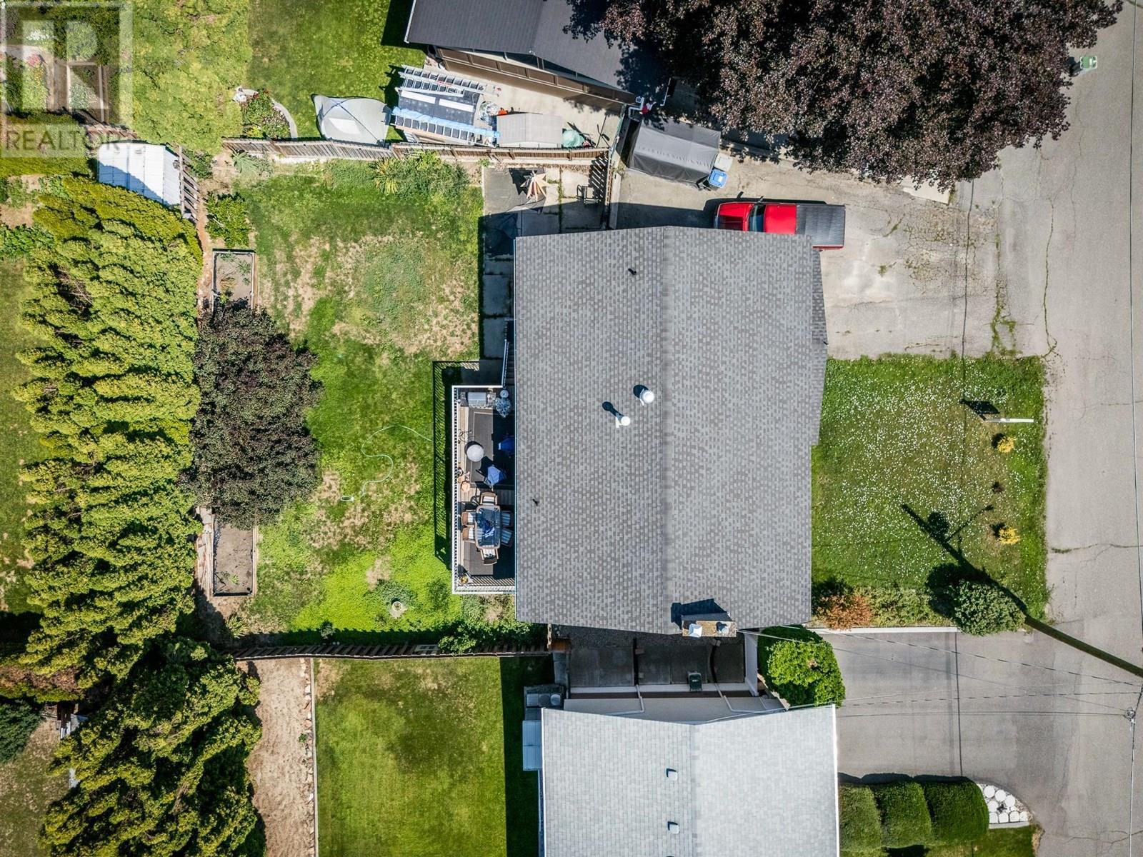 Property Photo:  531 Baywood Crescent  BC V2B 6B2 