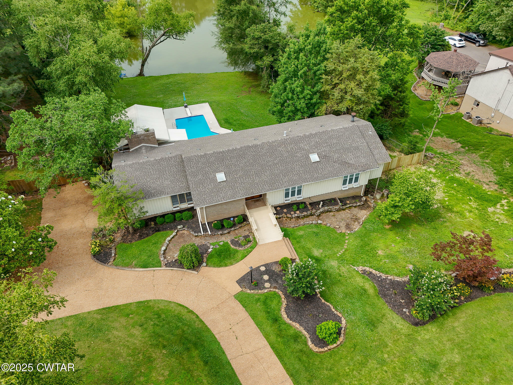 Property Photo: 1035 Thorntree Drive TN 38024