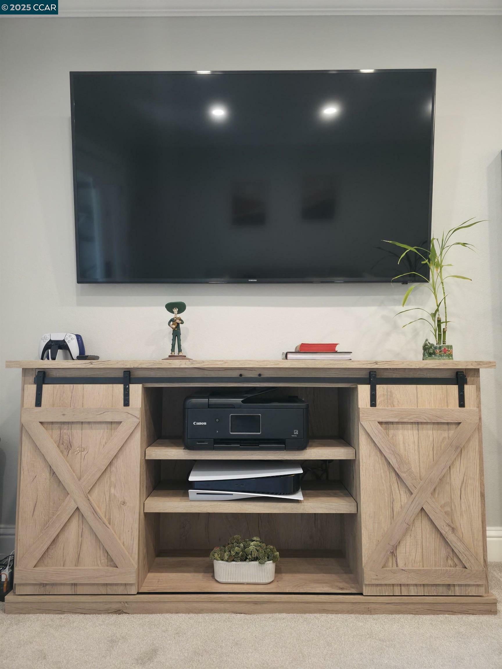 Property Photo: 2300 Laguna Cir B CA 94520