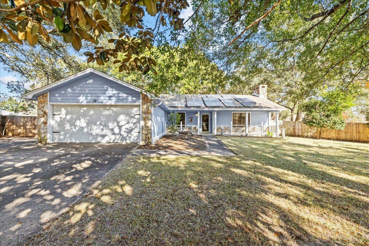 Property Photo: 12 Corbin Court FL 32578