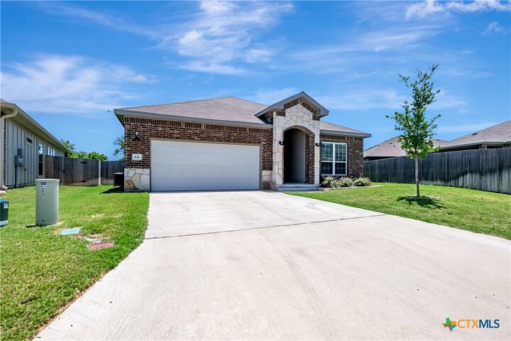 Property Photo: 631 Friar Tuck Drive TX 76502