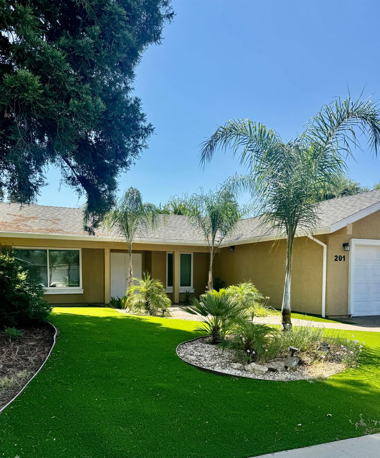 Property Photo: 201 E Portland Avenue CA 93720
