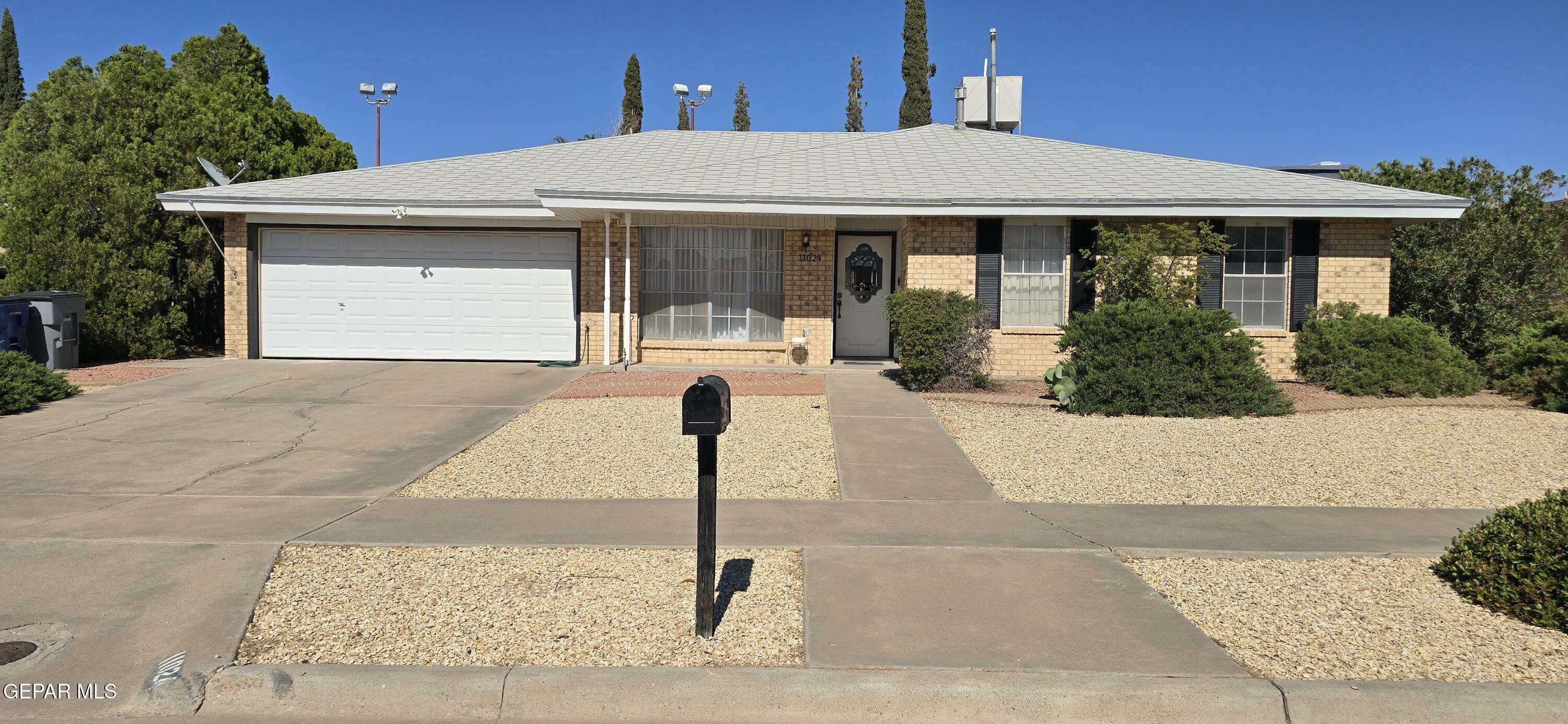 11024 Lakewood Avenue  El Paso TX 79935 photo