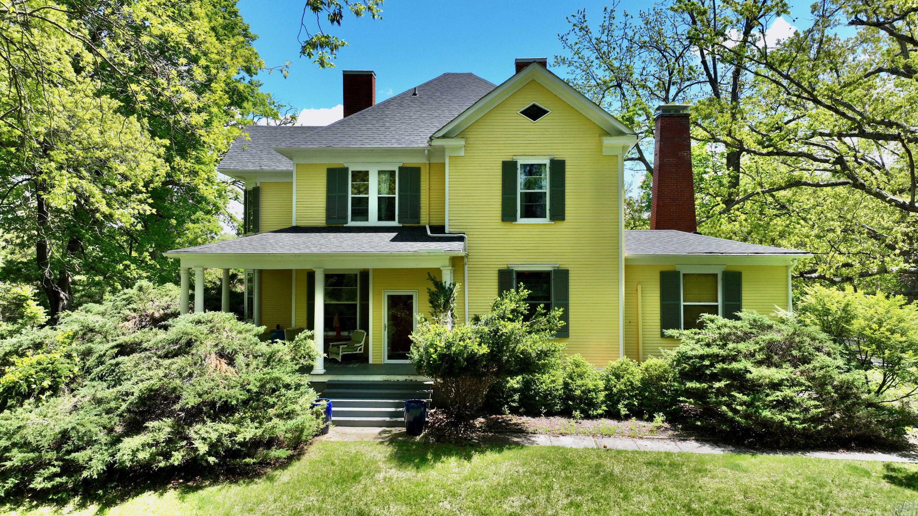 Property Photo: 152 Harris St WV 24901