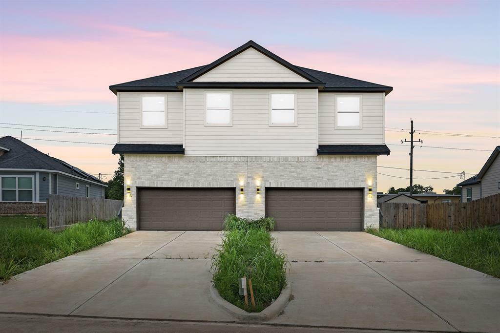 Property Photo: 8 Donna Court TX 77423