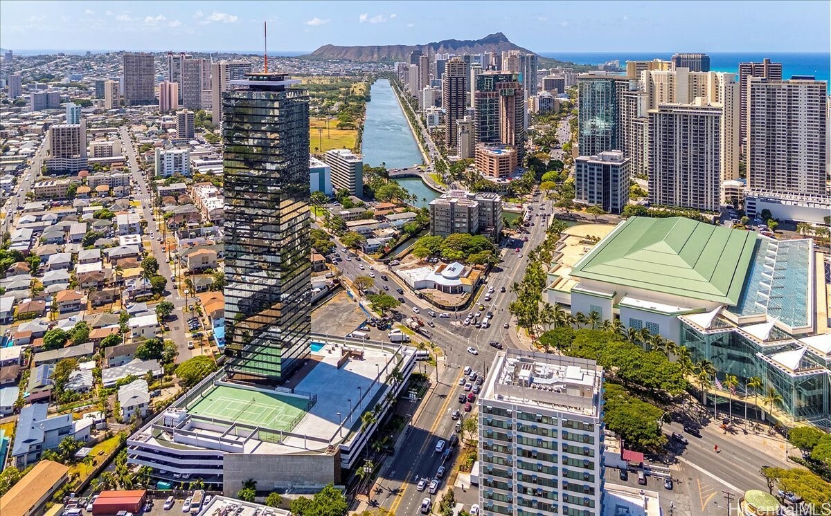 Property Photo:  1750 Kalakaua Avenue 1303  HI 96826 