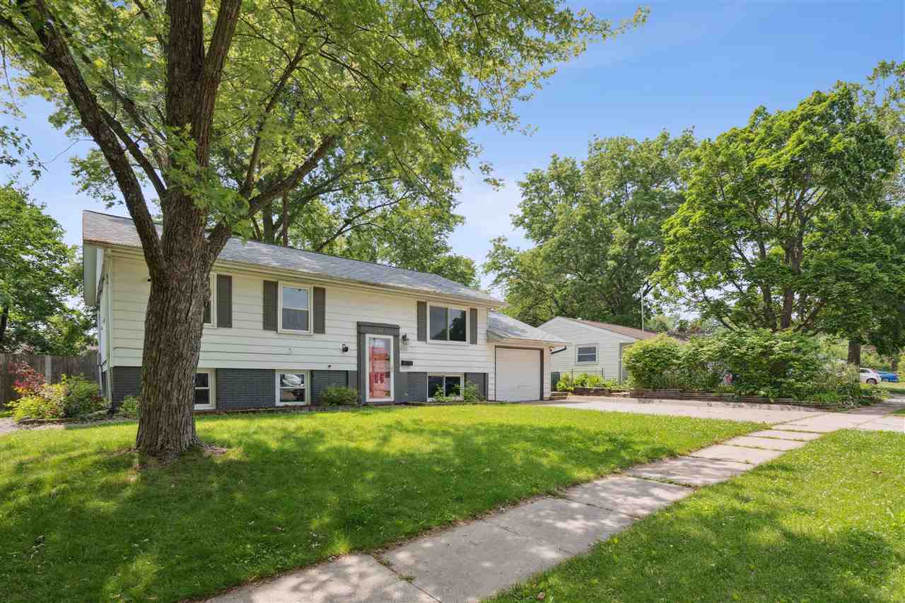Property Photo: 2323 Nevada Avenue IA 52240