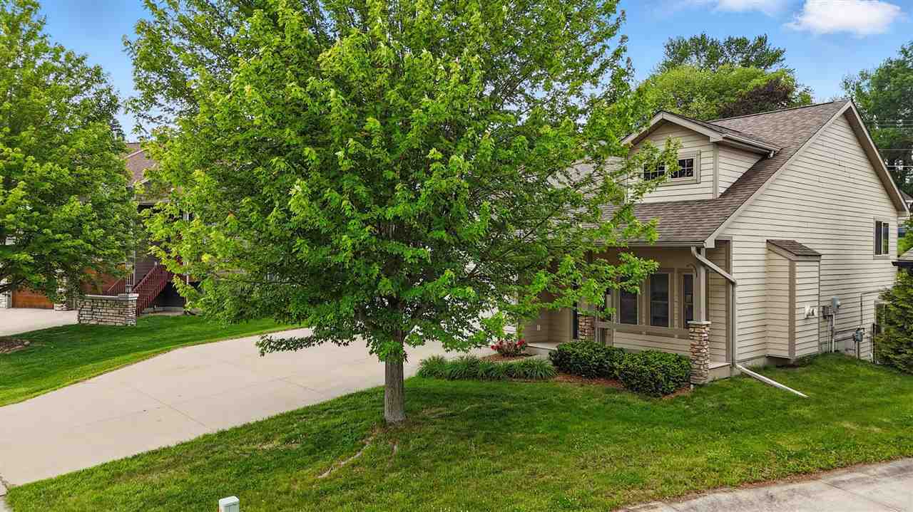 Property Photo: 824 Olde McCabe Cir IA 52241
