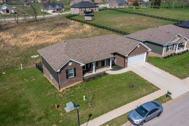 Property Photo: 240 Banyan Boulevard KY 40475