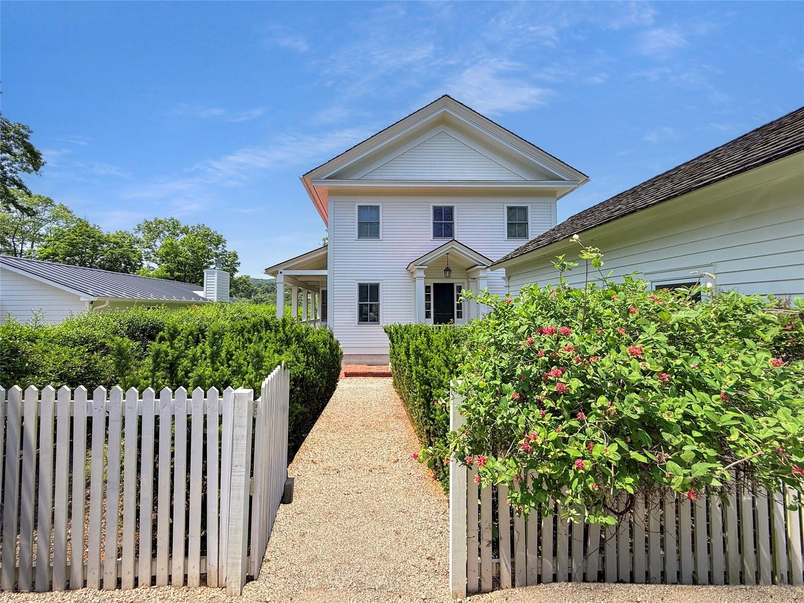 Property Photo:  10 Hudson River Lane  NY 10524 