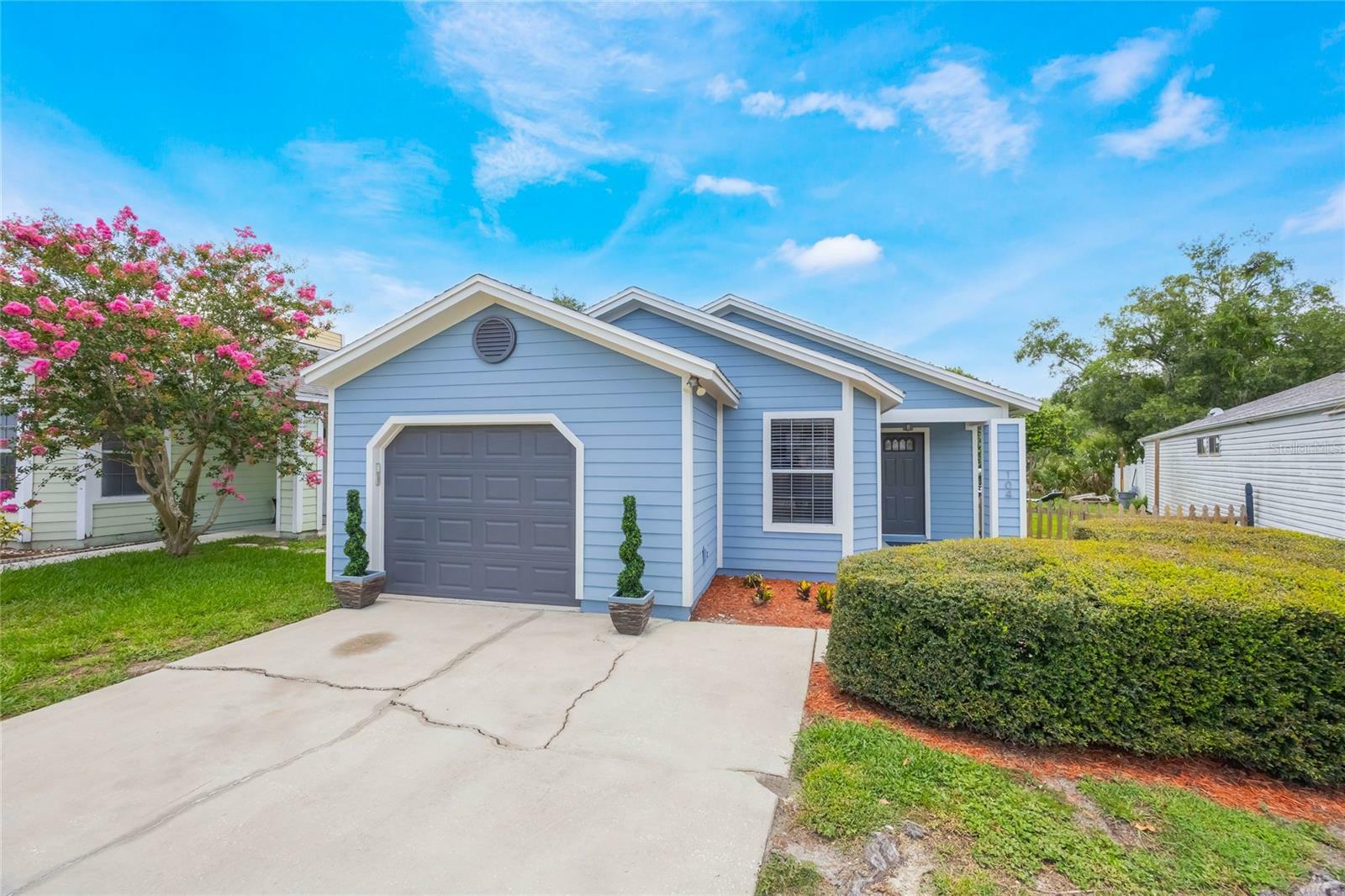 Property Photo: 104 Yorktown Place FL 32771