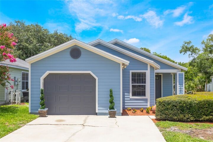 Property Photo:  104 Yorktown Place  FL 32771 