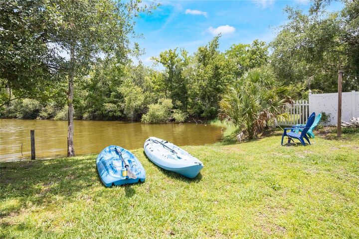 Property Photo: 104 Yorktown Place FL 32771