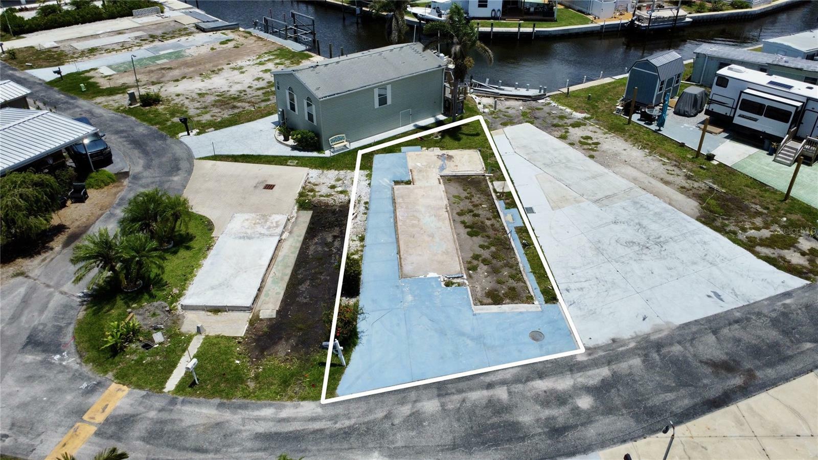 Property Photo: 132 Bayou Drive FL 34285