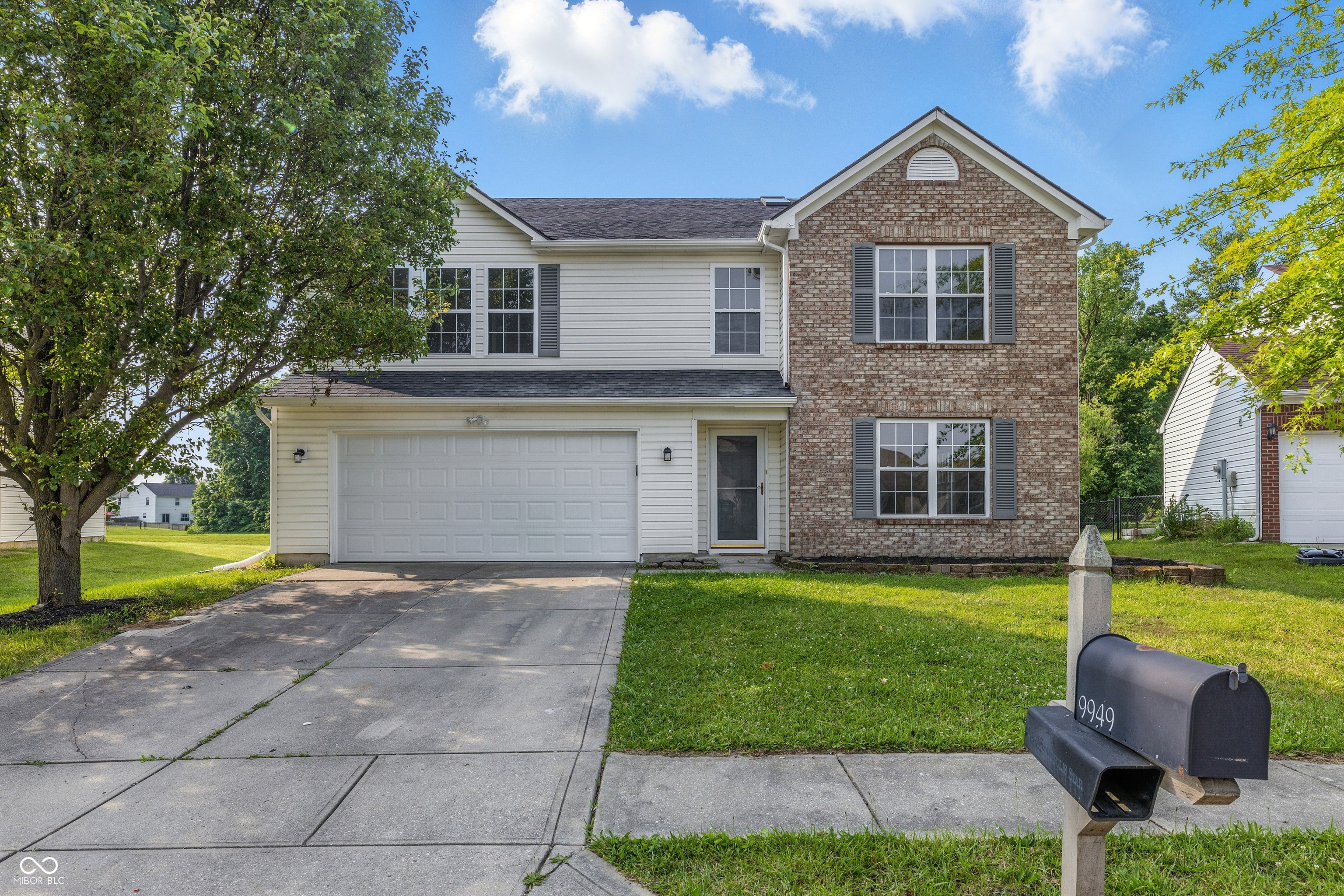 9949 Nightsong Lane  Avon IN 46123 photo