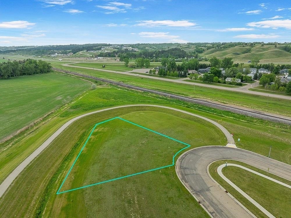 Property Photo: 349 Riverwood Dr ND 58722