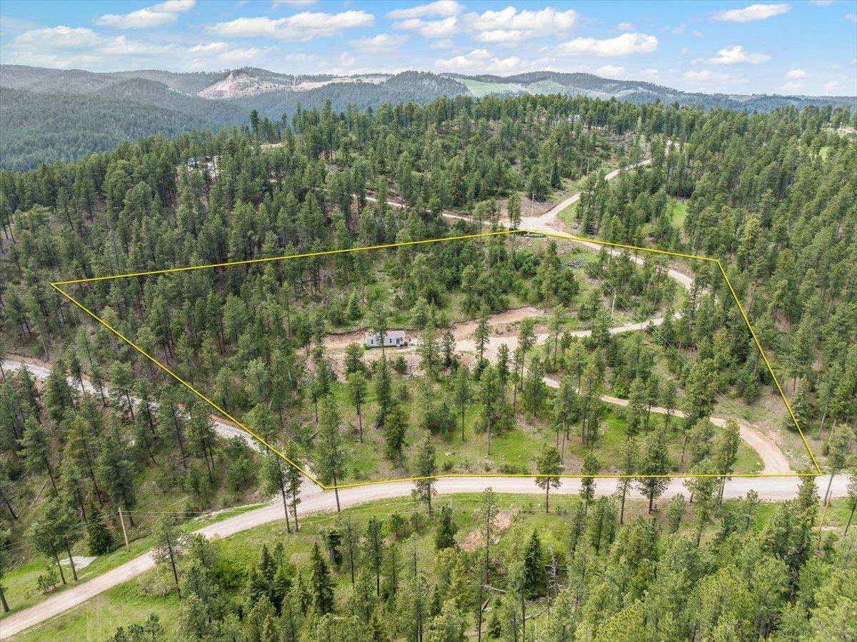 Property Photo: 21281 Hidden Treasure Lane SD 57732