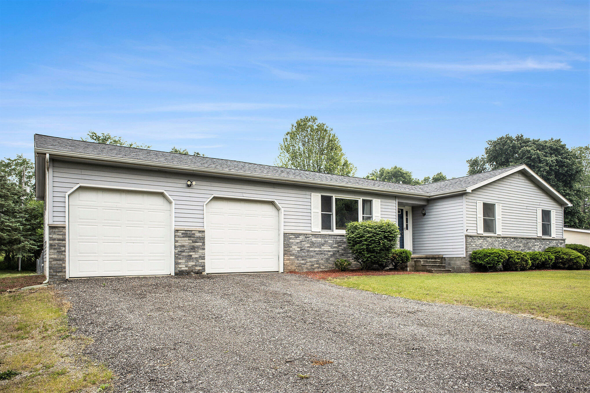 Property Photo:  11261 North Drive  MI 49230 