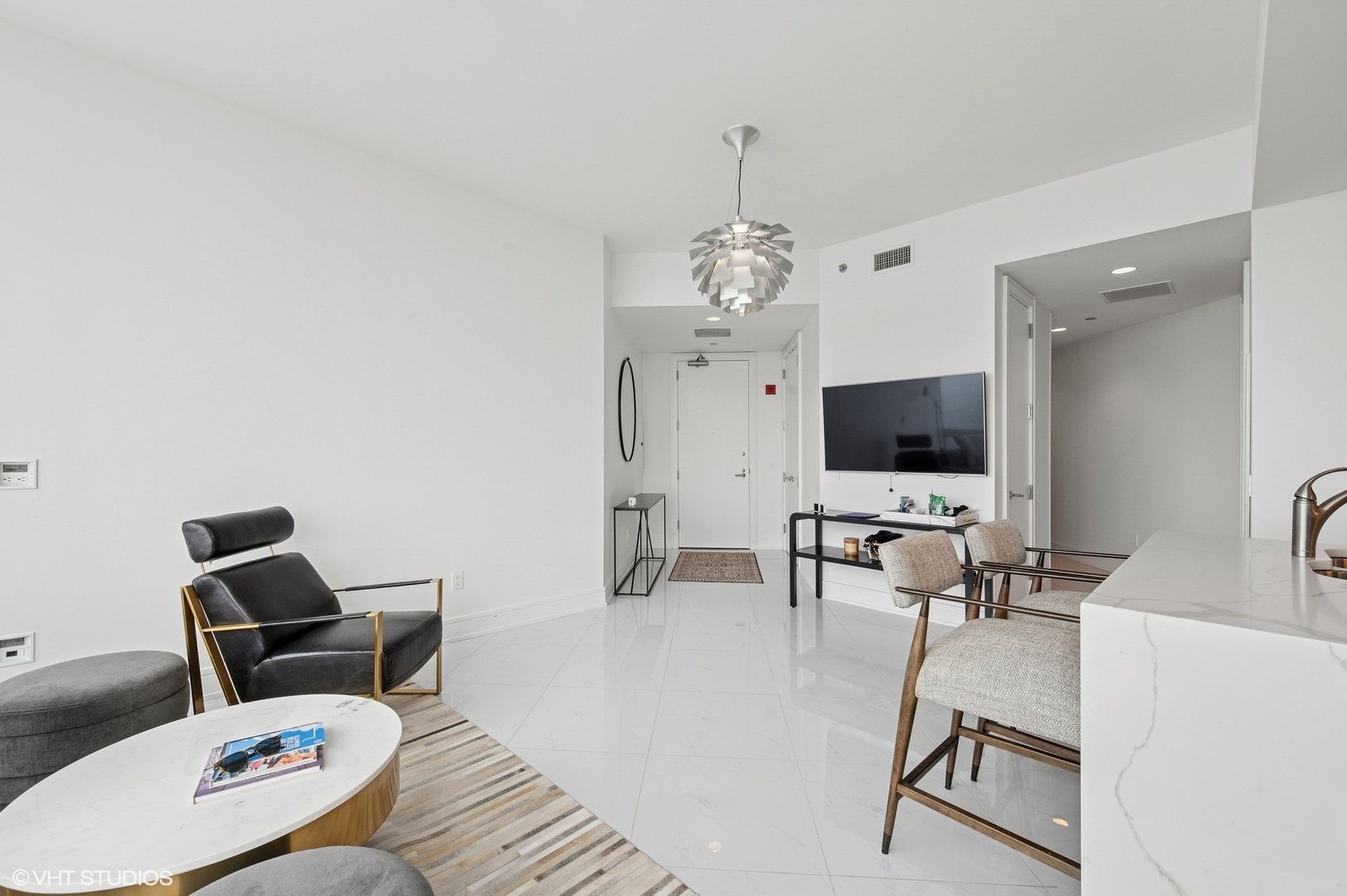 Property Photo: 401 N Wabash Avenue 84G IL 60611