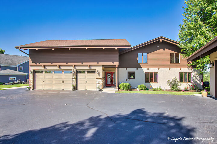 Property Photo: 6509 Oak Hill Drive IL 60071