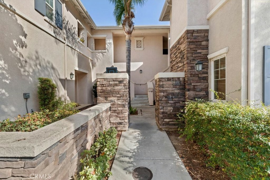 Property Photo: 26426 Arboretum Way 806 CA 92563