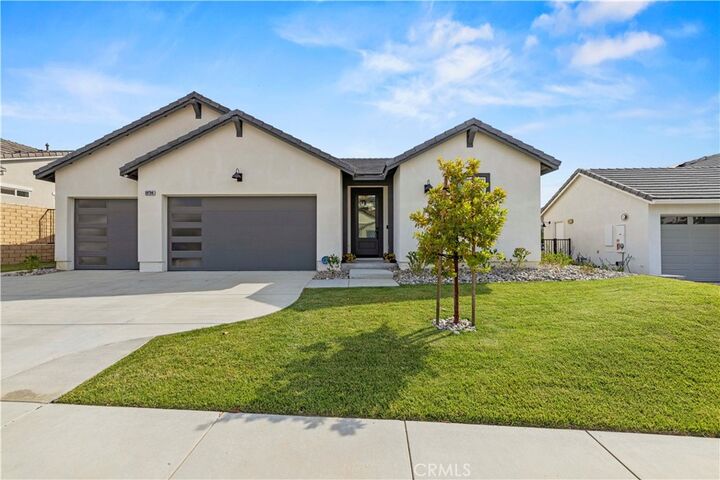 Property Photo: 28706 Wildflower Terrace CA 91384