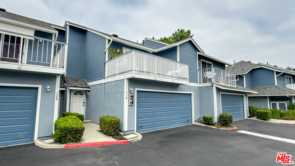 Property Photo: 118 N Glendora Avenue CA 91724