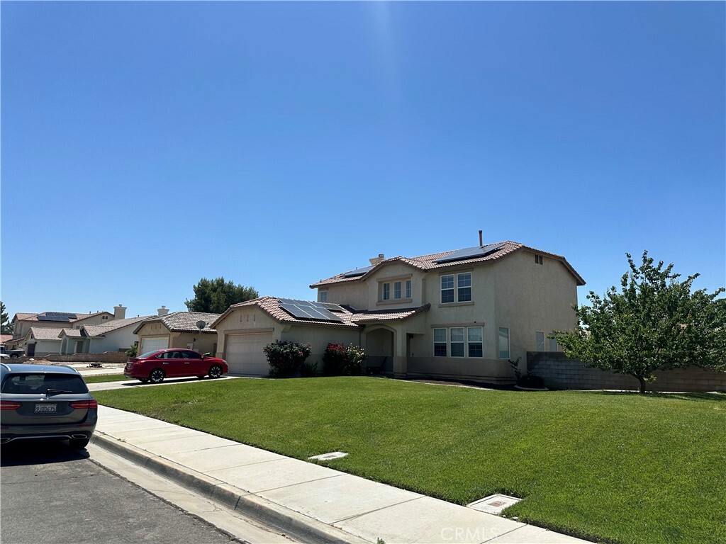 Property Photo:  1538 Regents Street  CA 93534 