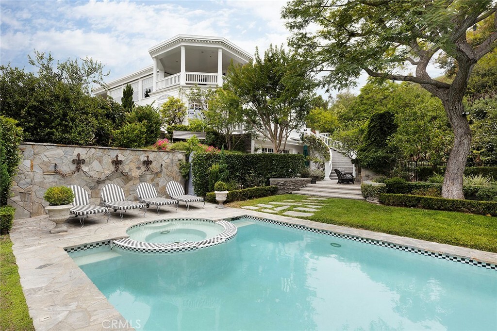 1 San Mateo Way  Corona Del Mar CA 92625 photo