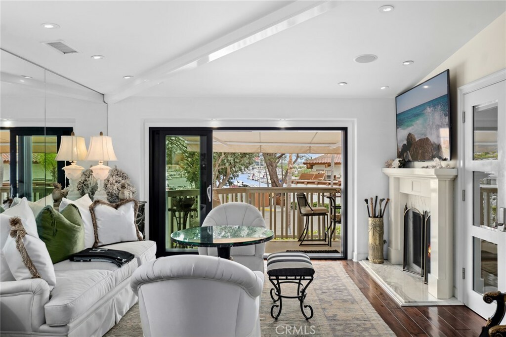Property Photo: 1030 Bayside Cove 702 CA 92660